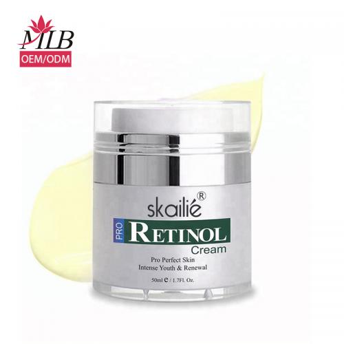 Feuchtigkeitsspendende Retinol-Gesichtscreme